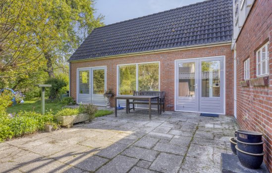 Oosterstraat 20, Sauwerd