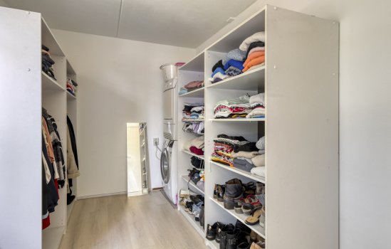 Brink 28, Veendam