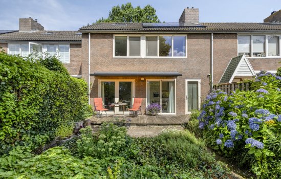 Brink 28, Veendam