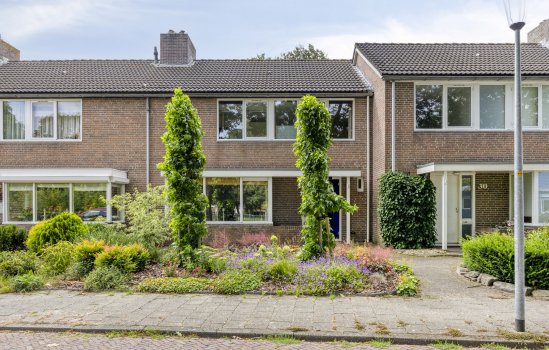 Brink 28, Veendam