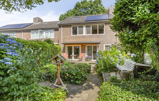 Brink 28, Veendam