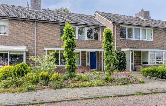 Brink 28, Veendam