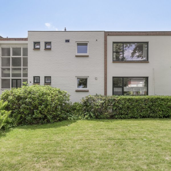 Julianalaan 12, Veendam