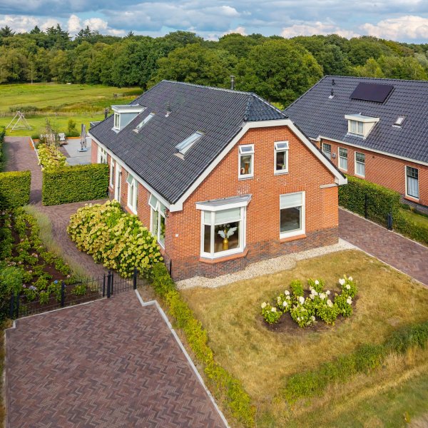 Hoofdweg 11, ZEEGSE