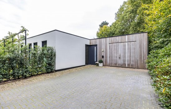 Julianalaan 100, ZUIDLAREN