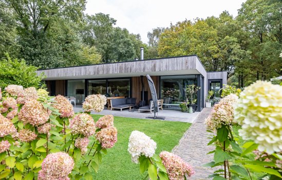 Julianalaan 100, ZUIDLAREN