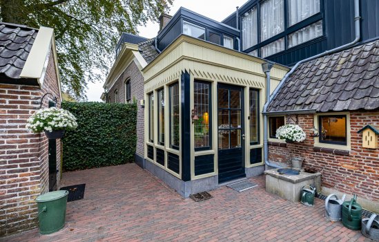 Brinkstraat 1, VRIES