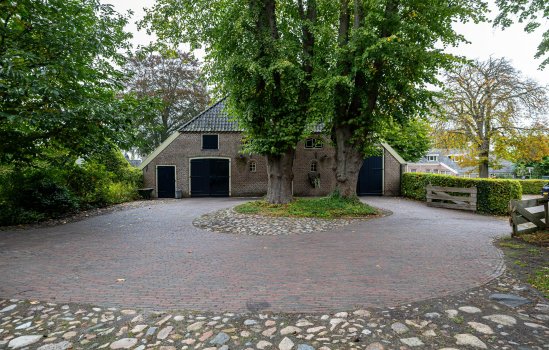 Brinkstraat 1, VRIES