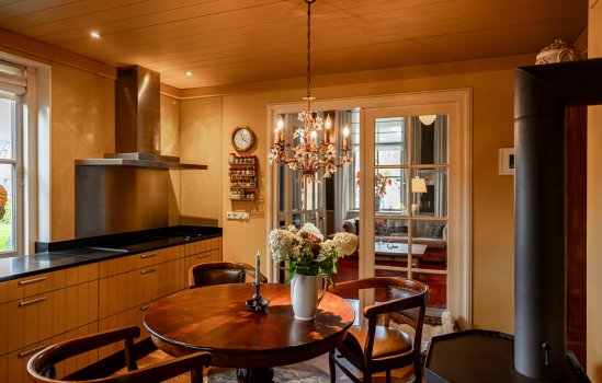 Brinkstraat 1, VRIES