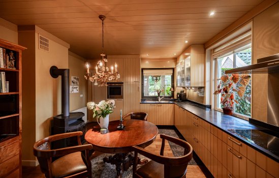 Brinkstraat 1, VRIES