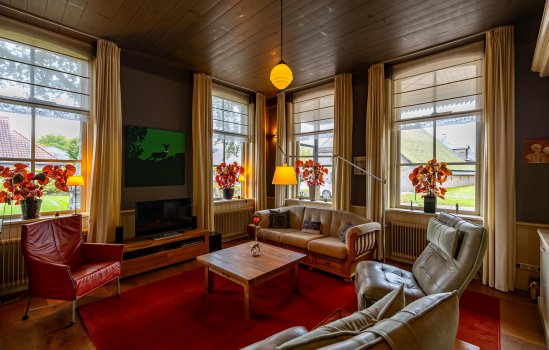 Brinkstraat 1, VRIES