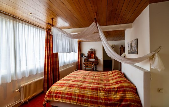 Brinkstraat 1, VRIES