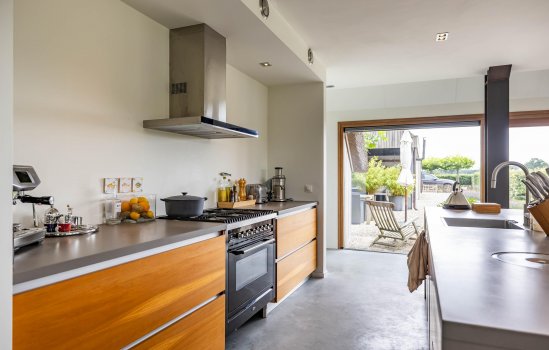 Minister Cremerstraat 10, ZEIJEN