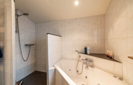 Schout de Boerstraat 1, Ten Boer