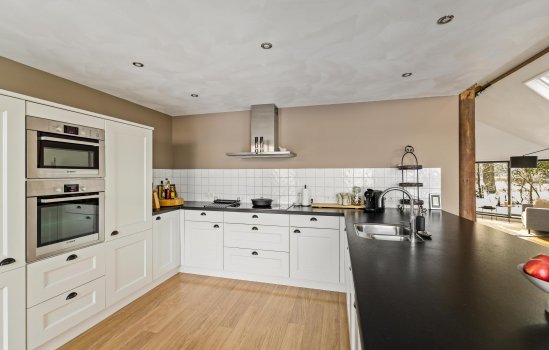 Dorpsweg 12, DONDEREN