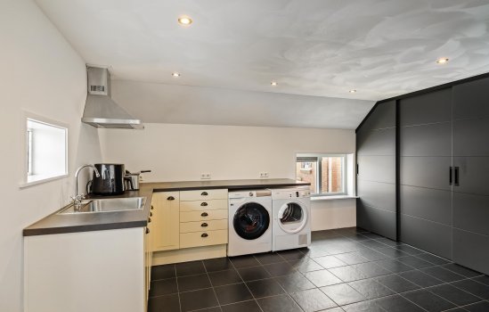 Dorpsweg 12, DONDEREN