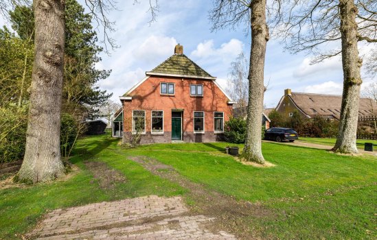 Dorpsweg 12, DONDEREN