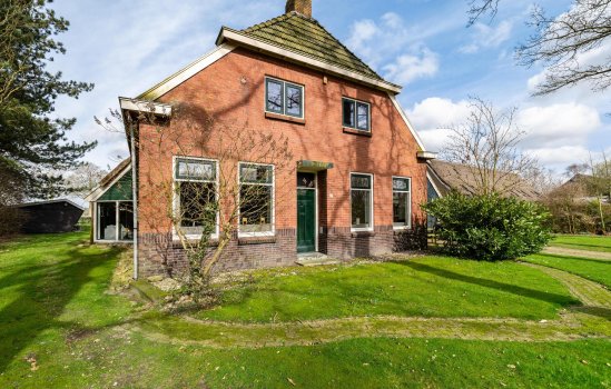 Dorpsweg 12, DONDEREN