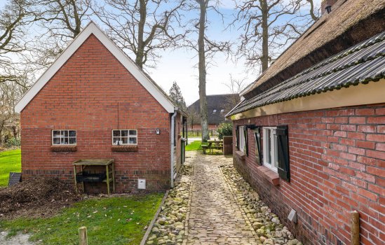 Dorpsweg 12, DONDEREN