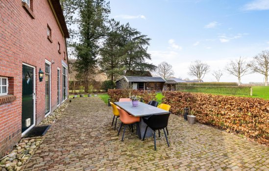 Dorpsweg 12, DONDEREN