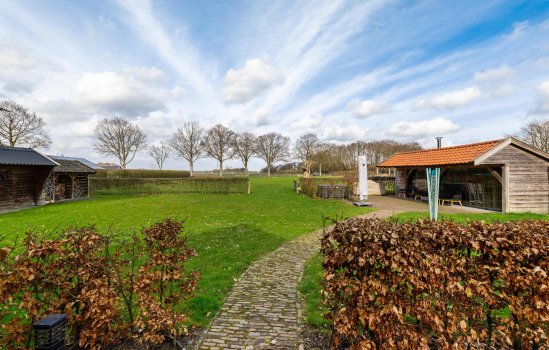 Dorpsweg 12, DONDEREN