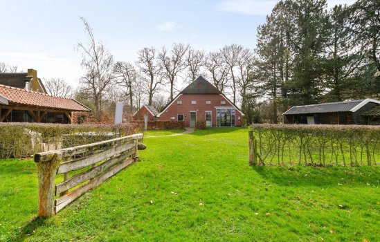 Dorpsweg 12, DONDEREN