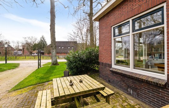 Dorpsweg 12, DONDEREN