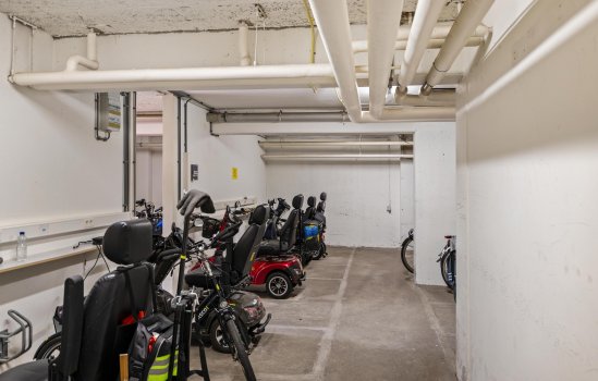 Helper Brink 61-184, GRONINGEN