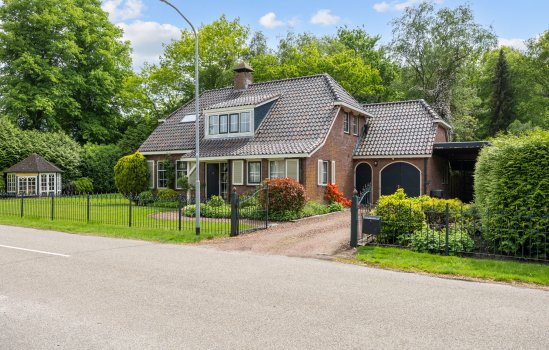 Oosteinde 37, Blijham