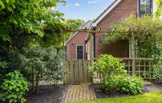 Oosteinde 37, Blijham
