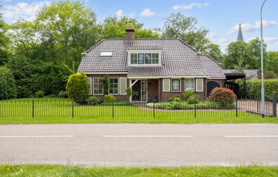 Oosteinde 37, Blijham
