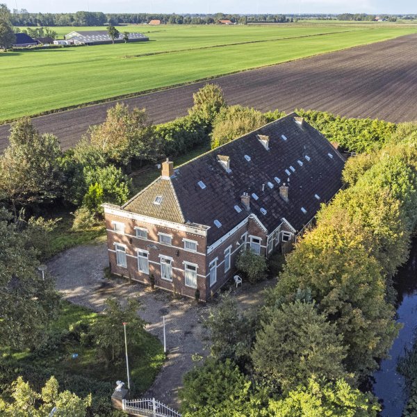 Numero Dertien 24, Veendam