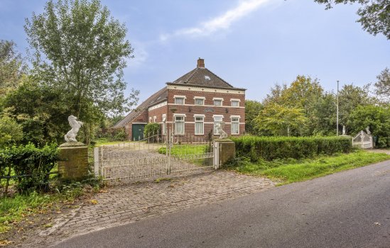 Numero Dertien 24, Veendam