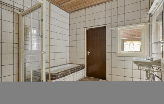Numero Dertien 24, Veendam