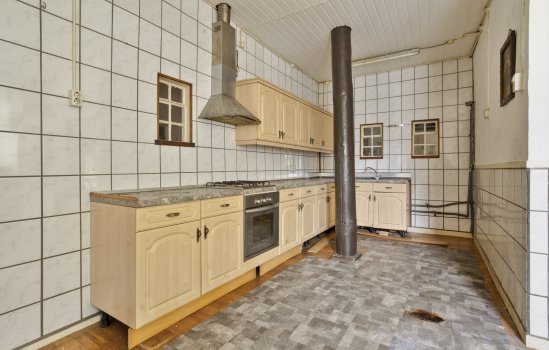 Numero Dertien 24, Veendam
