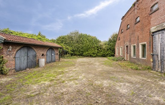 Numero Dertien 24, Veendam
