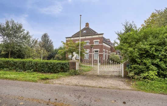 Numero Dertien 24, Veendam
