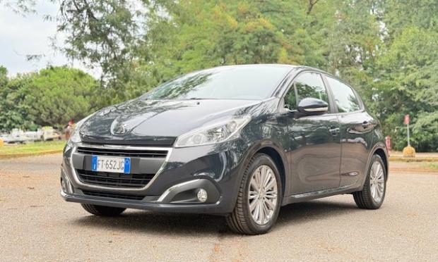 peugeot 208 2019 | AD Car