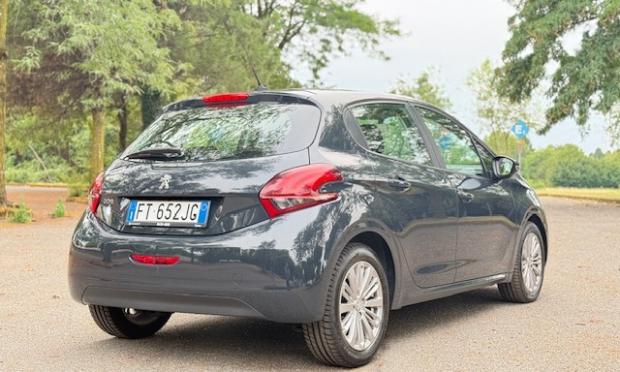 peugeot 208 2019 | AD Car