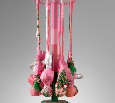 Tal R – Swan Lake, 2016 Mixed media, draaiend voetstuk