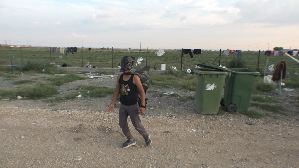 Joost Conijn, videostill uit de film 'Good evening welcome to the people living in the camp', 2018