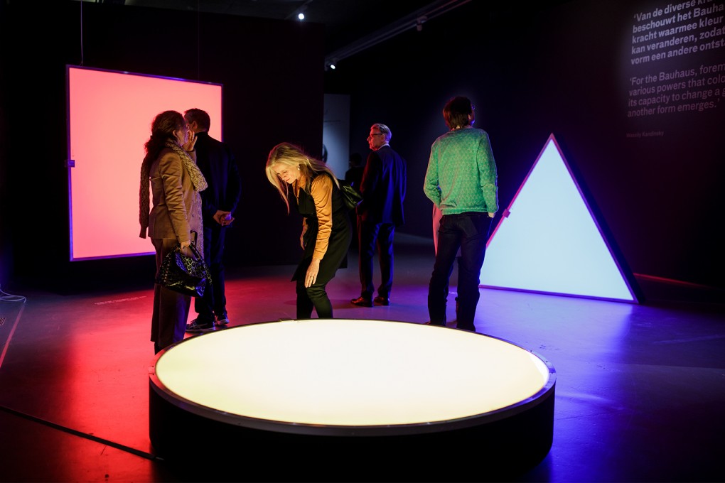 Vorkurs-oefening in de tentoonstelling. Foto: Aad Hoogendoorn