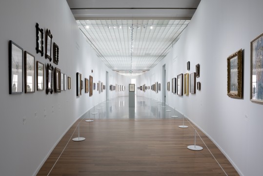 Zaaloverzicht 'Gek van Surrealisme' Foto: Lotte Stekelenburg © Pictoright Amsterdam 2017