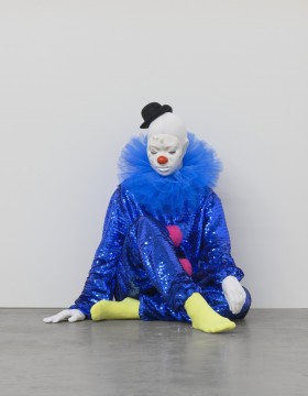 Ugo Rondinone, vocabulary of solitude, 2015, milled foam and epoxy resin, fabric, 89 x 75 x 116 cm