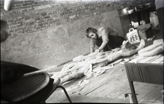 Paul Thek, working on Fishman, Amsterdam, 1969. Everlasting loan: Franz Deckwitz 1994/2011.