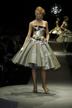 Viktor&Rolf, Fabiana, The Silver Collection, herfst/winter 2006-2007, fotografie Peter Stigter