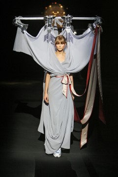 Viktor&Rolf, Look 33, The Fashion Show Collection, herfst/winter 2007-2008, fotografie: Peter Stigter
