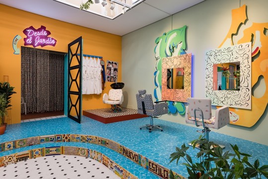 Sol Calero's 'Amazonas Shopping Center' in de Hamburger Bahnhof in 2017. Foto: Trevor Good.