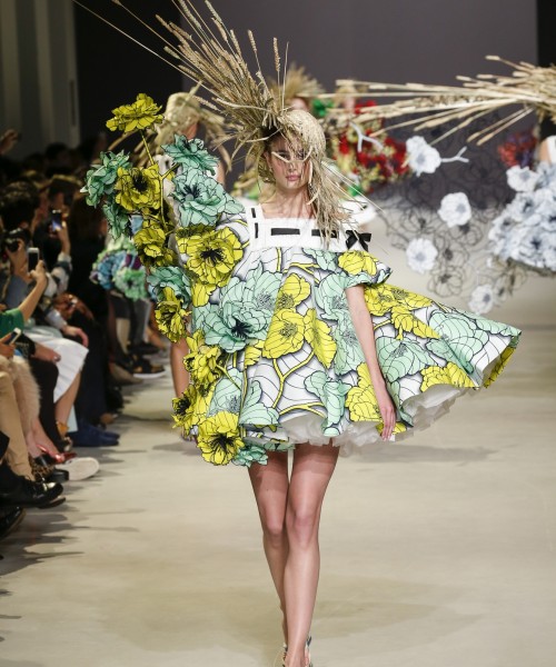 Eerdere schenkingen van Viktor & Rolf: de drie 'Van Gogh Girls' uit de haute couture zomercollectie van 2015. Credit: Viktor & Rolf.