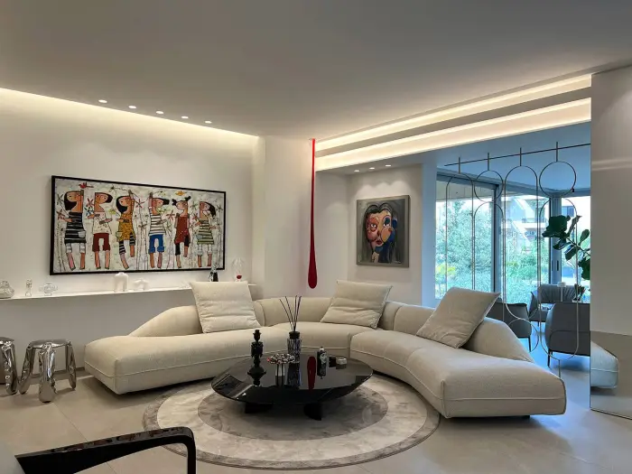 TRENDY LUXURY